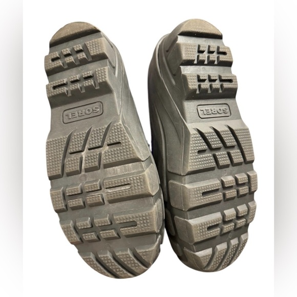 Sorel ladies Flurry Purple Black Snow Rain Winter Boots cabincore - Picture 4 of 5